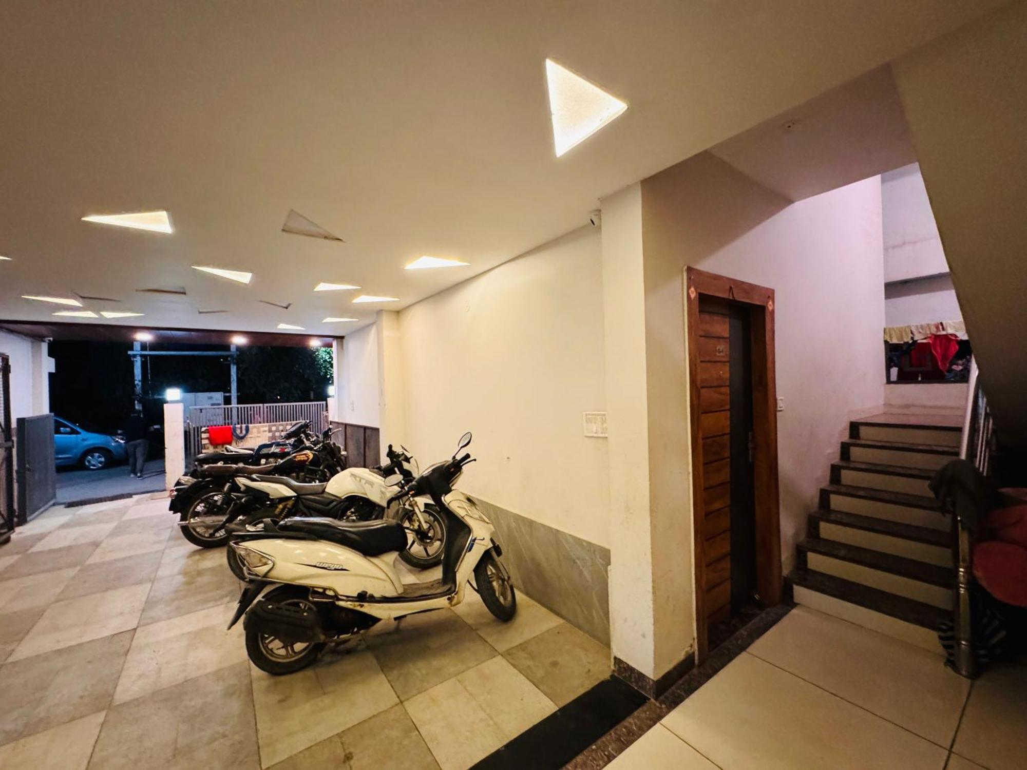 Home Escape 1Bhk Apartment Near Bombay Hospital Ιντόρ Εξωτερικό φωτογραφία